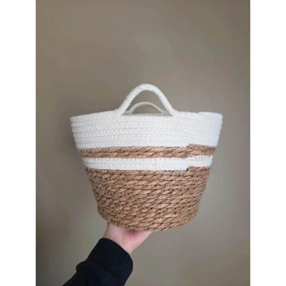 Round wooden basket tan white